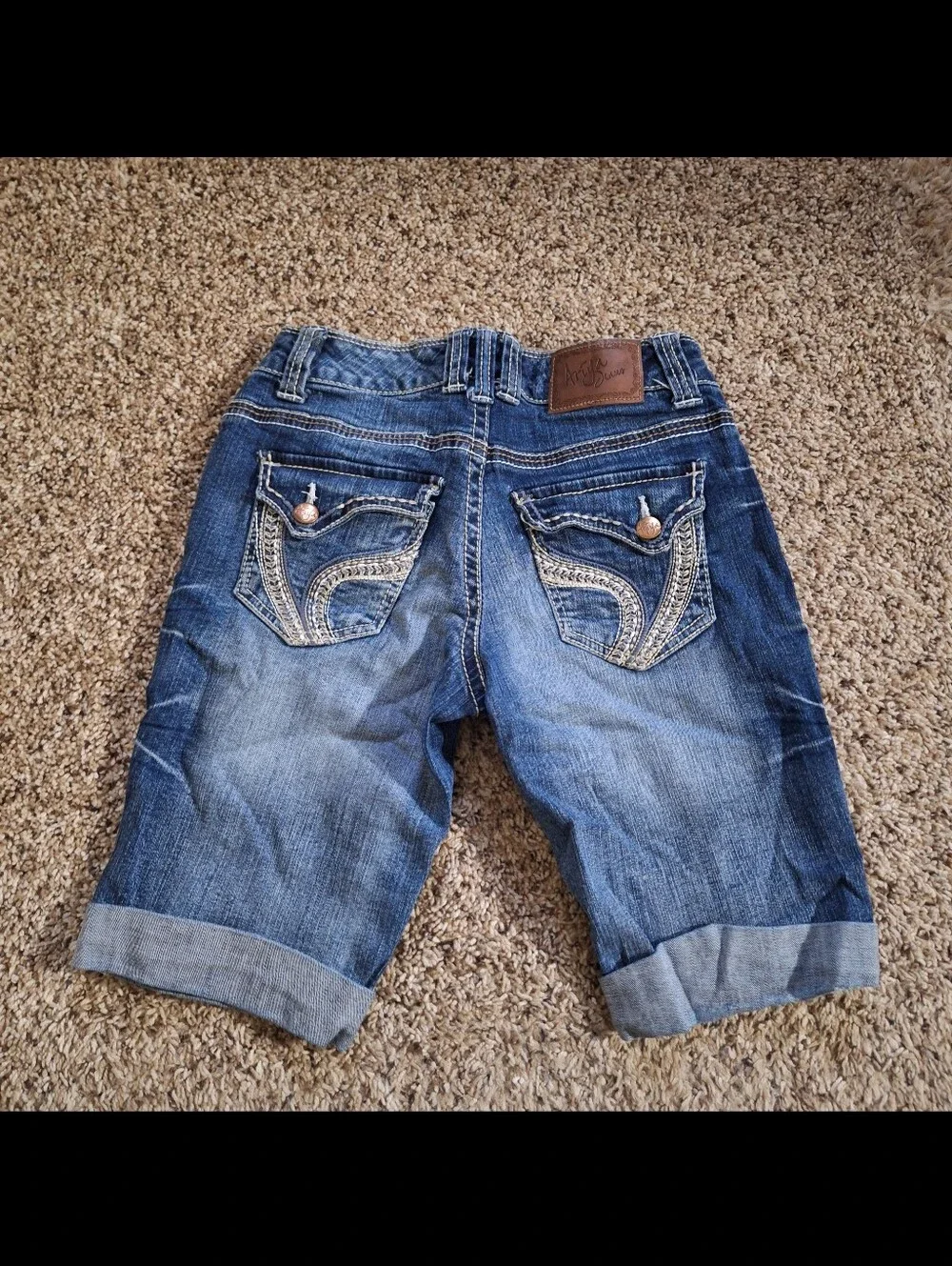 Ariya Low Rise Bermuda Denim Shorts Size 0 Y2K Flap Pocket Jorts 25 Waist